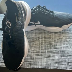 Nike Superep Trainer. Size 9